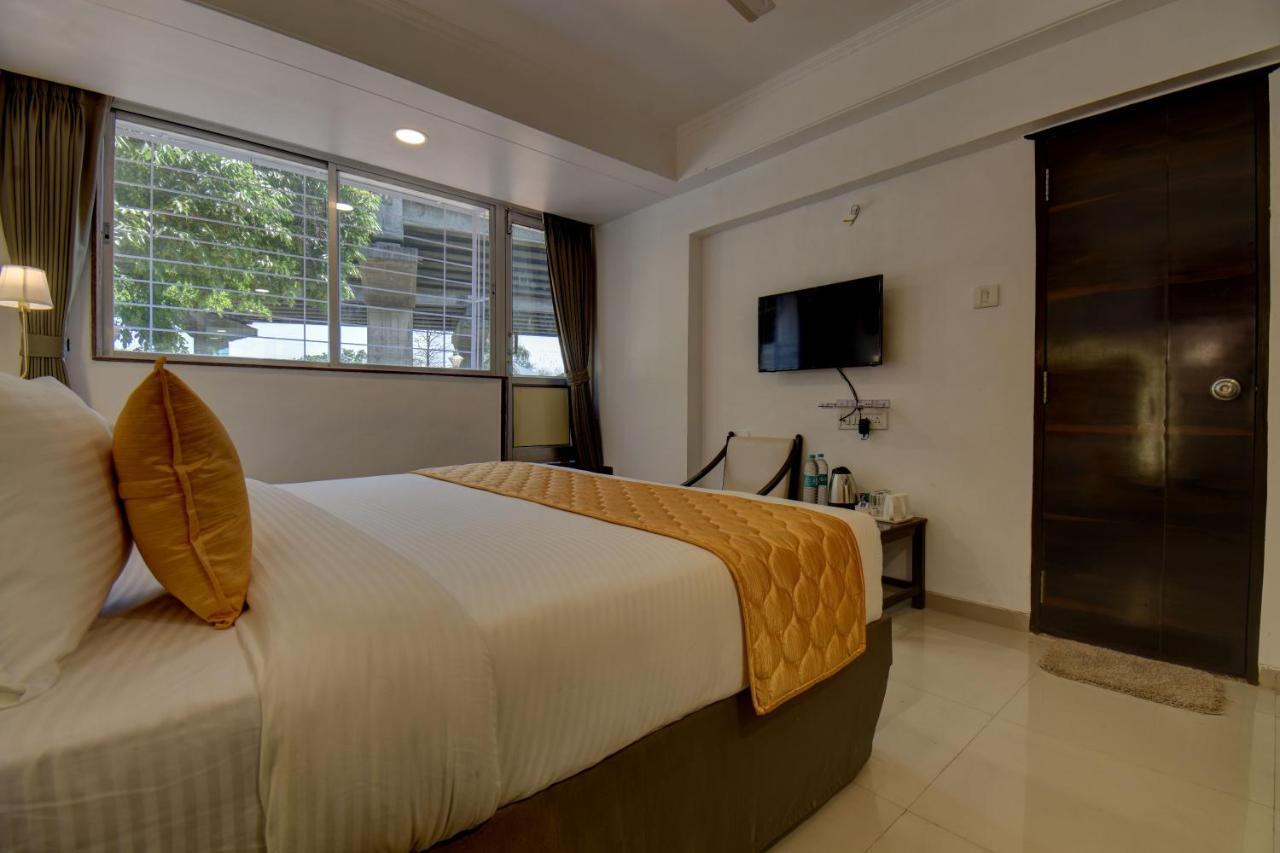 Elite Hotel Lonavala Extérieur photo