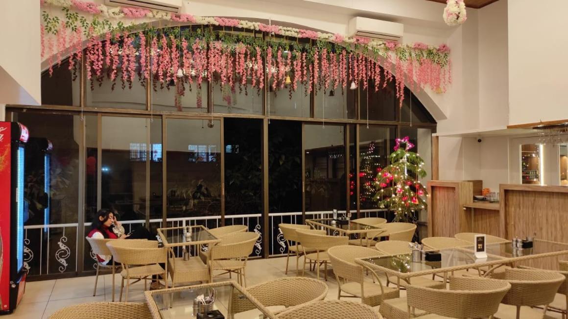 Elite Hotel Lonavala Extérieur photo
