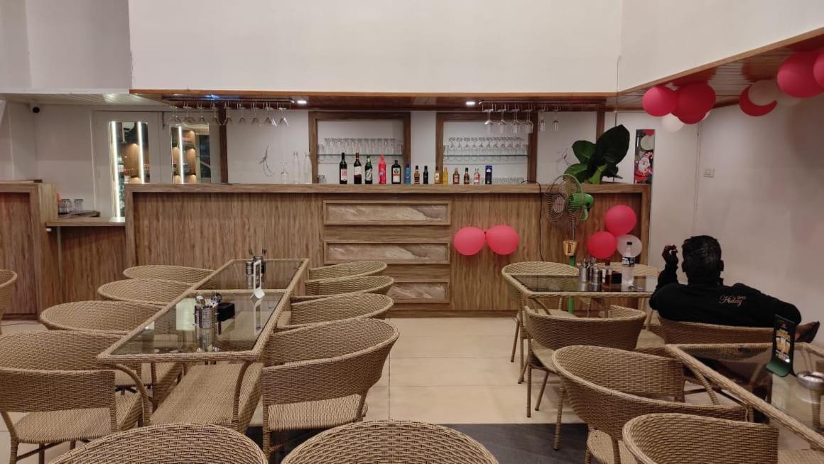 Elite Hotel Lonavala Extérieur photo